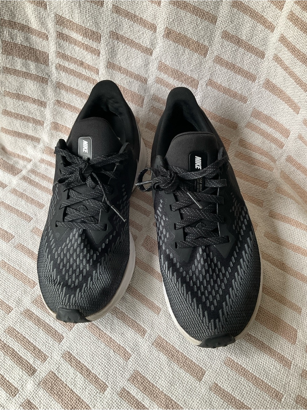Nike Black and White Men's Athletic Running Shoes